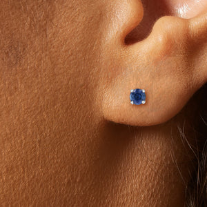 0.62 ctw Round Blue Sapphire Stud Earrings in 14kt White Gold