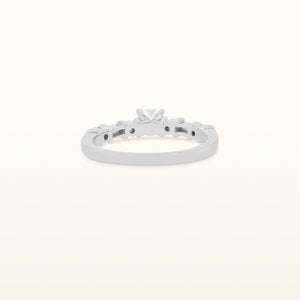 Round Illusion Center Engagement Ring in 14kt White Gold