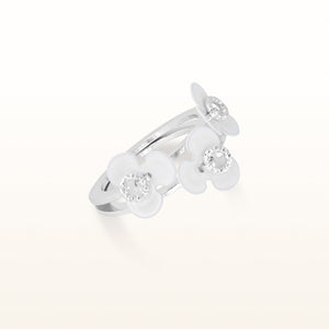 925 Sterling Silver with White Enamel Clover Ring