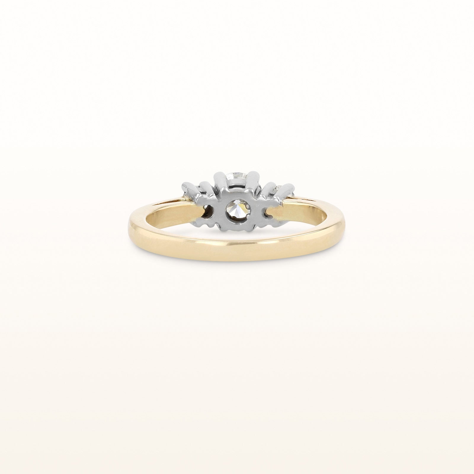 0.84 ctw 3-Stone Diamond Engagement Ring in 14kt Yellow Gold